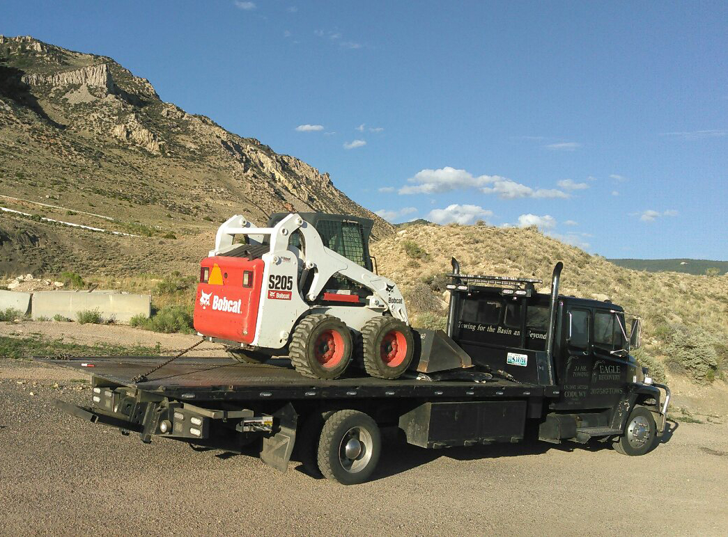 equipment towing in wyoming
